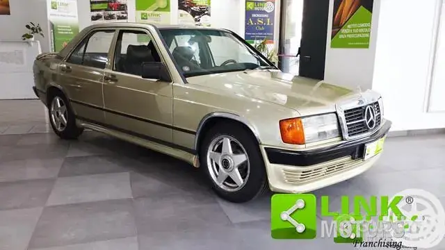 Mercedes-Benz 190 1985 photo 4