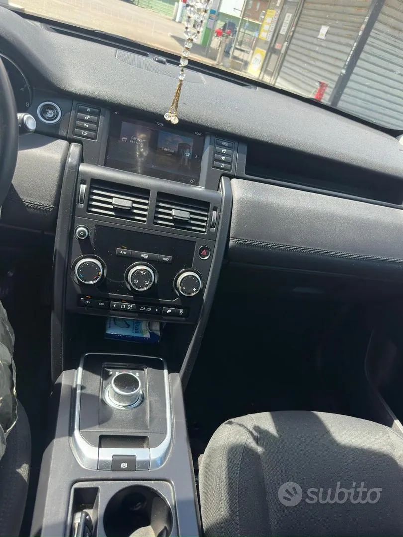 Land Rover Discovery Sport 2016 photo 4