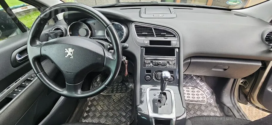 Peugeot 5008 2016 photo 4