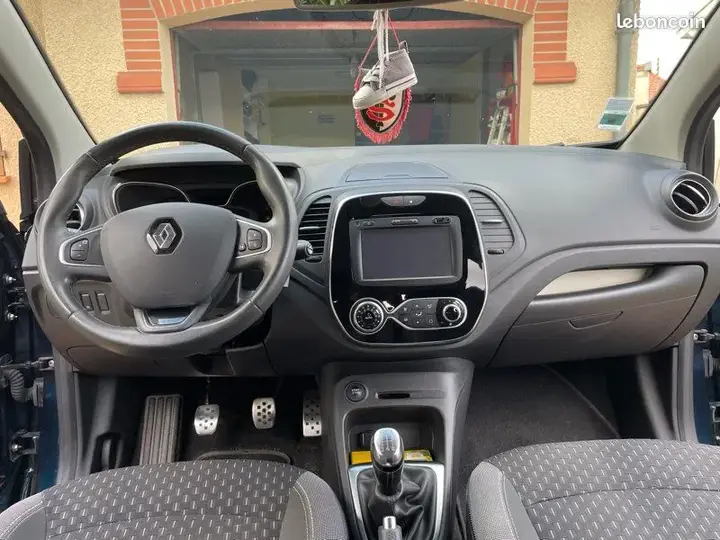 Renault Captur 2017 photo 2