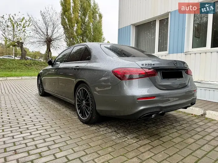 Mercedes-Benz E-Class 2021 photo 5