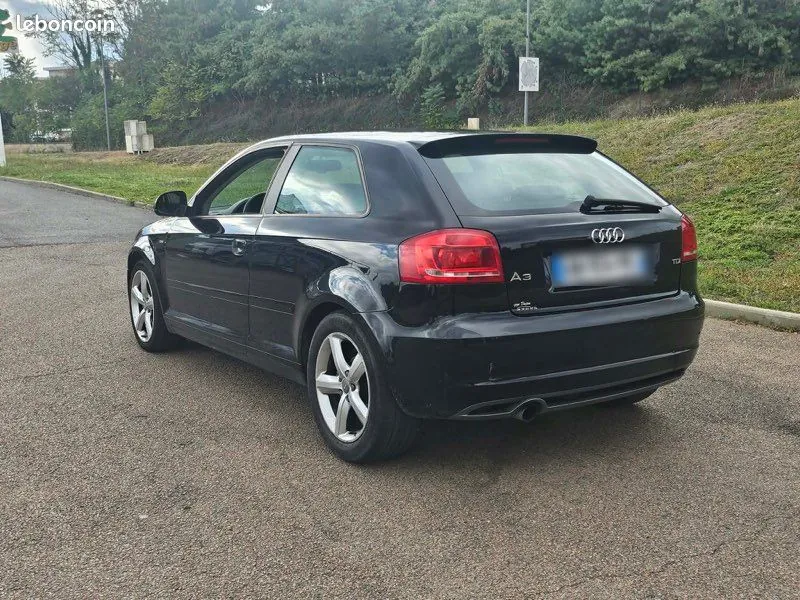 Audi A3 2010 photo 2