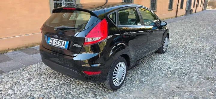 Ford Fiesta 2009 photo 2