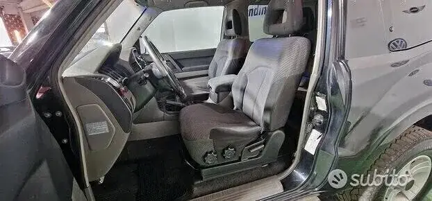 Mitsubishi Pajero 2004 photo 5