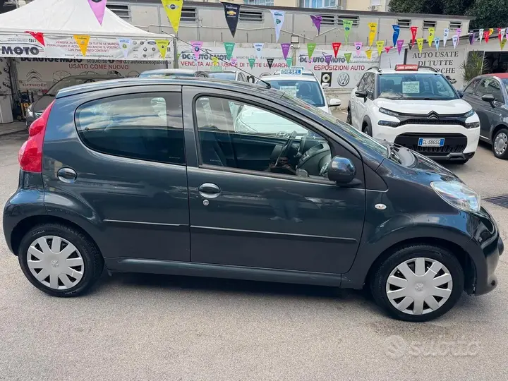 Peugeot 107 2007 photo 2