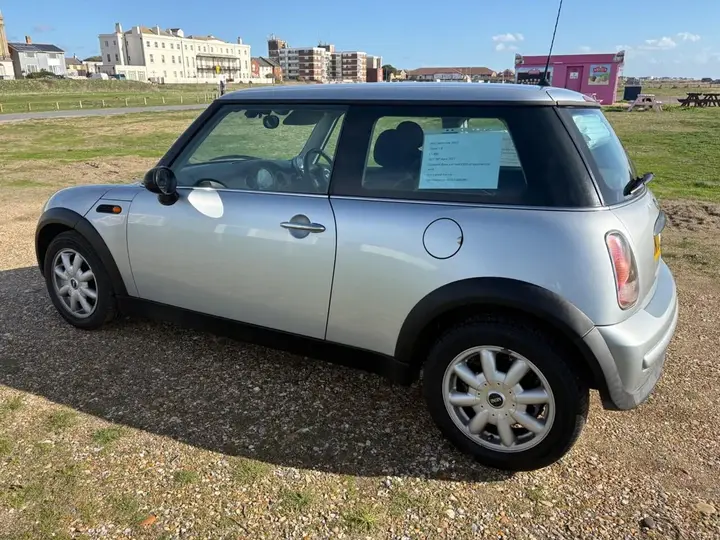 Mini Hatch 2003 photo 5