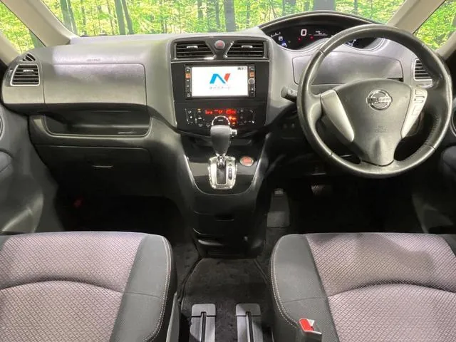 Nissan Safari 2012 photo 2