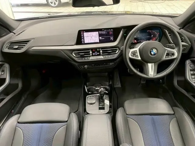 BMW 32I 2021 photo 2
