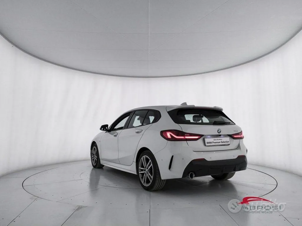 BMW 1 Series 2023 photo 4