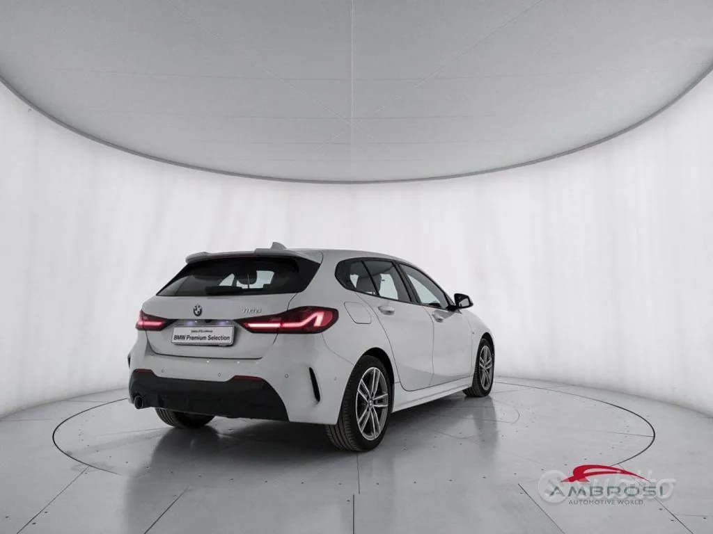 BMW 1 Series 2023 photo 3