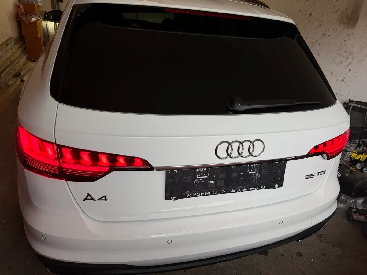 Audi A4 2022 photo 2