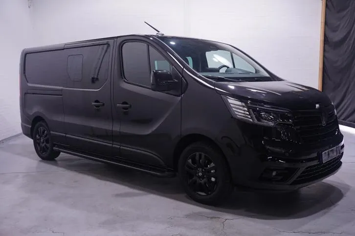 Renault Trafic 2024 photo 2