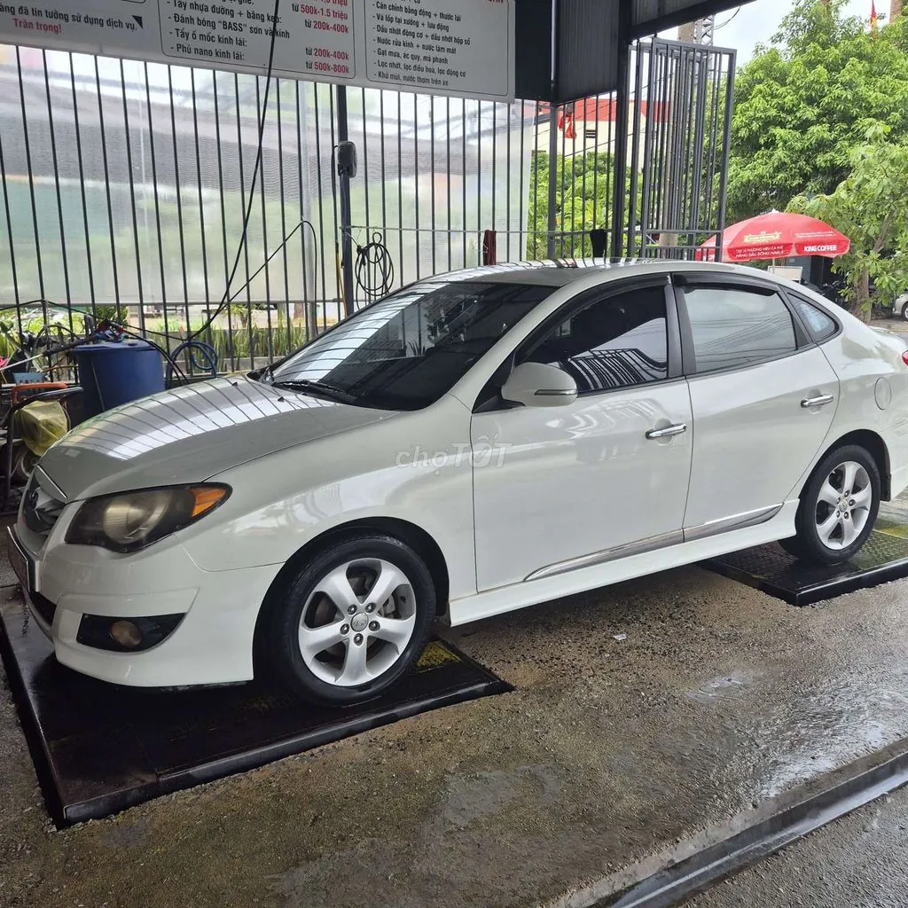 Hyundai Avante 2011 photo 2
