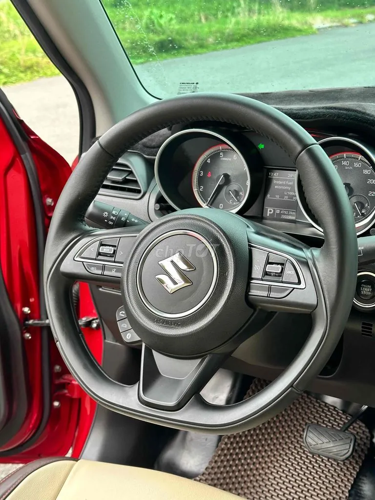 Suzuki Swift 2022 photo 2