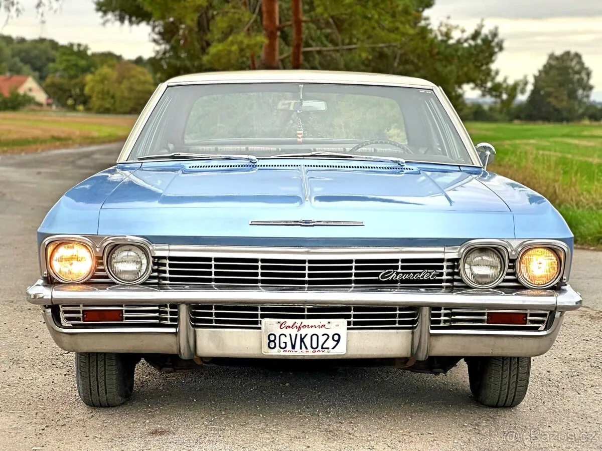 Chevrolet Impala 1965 photo 2