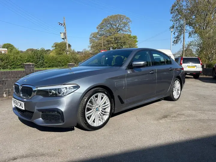 BMW 5 Series 2018 photo 4