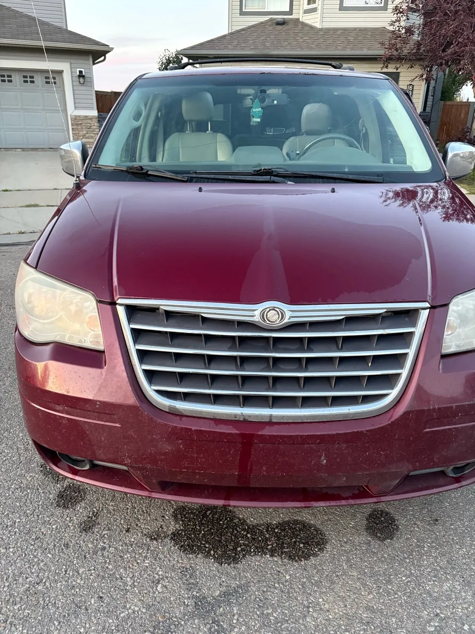 Chrysler Town & Country 2009 photo 2