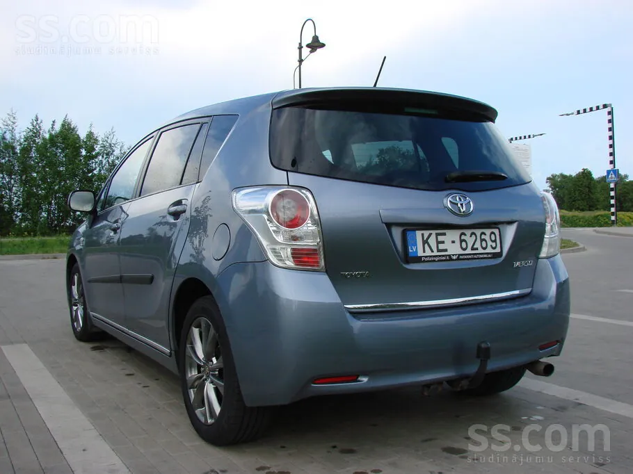 Toyota Verso 2010 photo 3