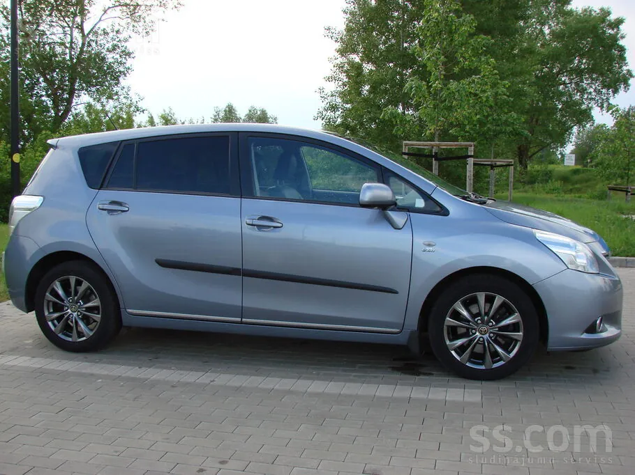 Toyota Verso 2010 photo 5