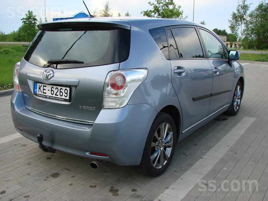 Toyota Verso 2010 photo 4