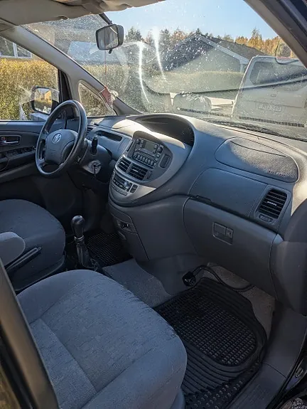 Toyota Previa 2005 photo 2