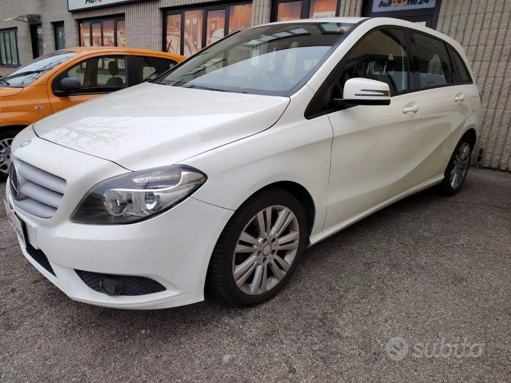 Mercedes-Benz B 180 Cdi 2013 photo 4