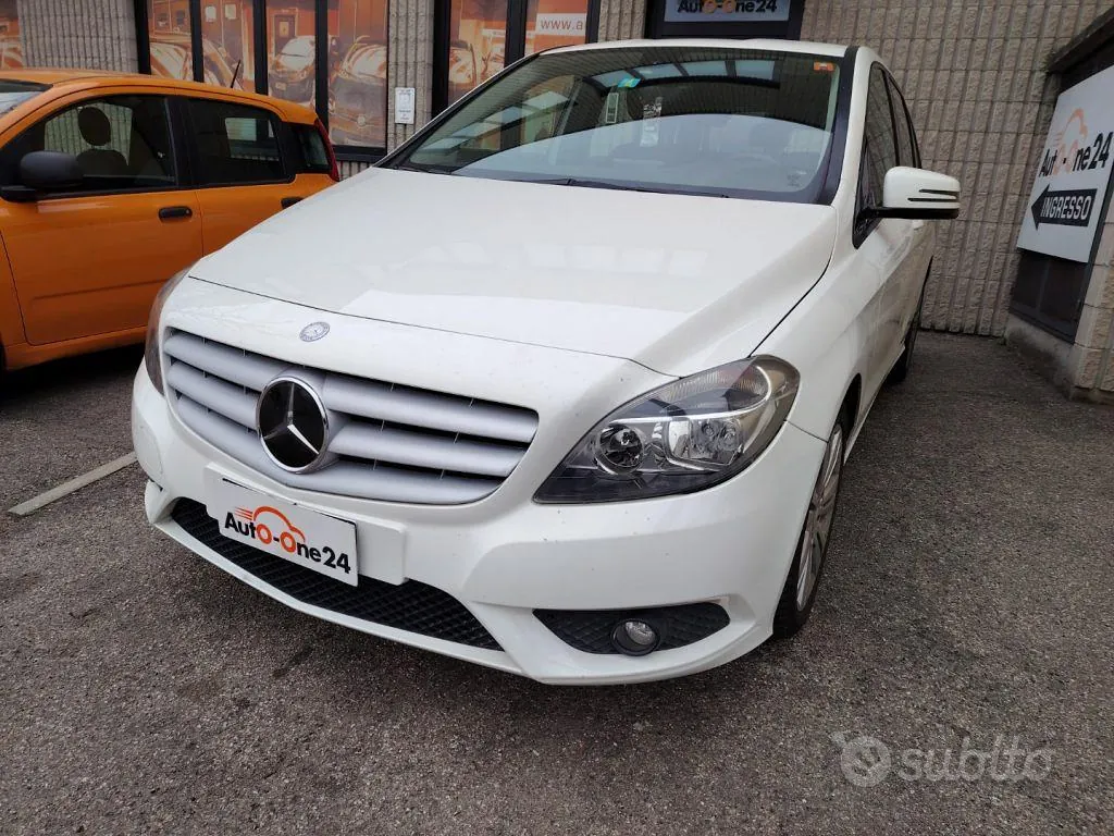 Mercedes-Benz B 180 Cdi 2013 photo 3