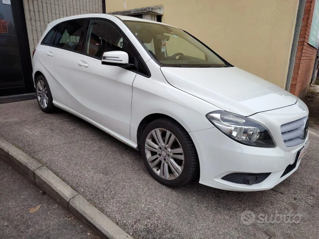 Mercedes-Benz B 180 Cdi 2013 photo 5