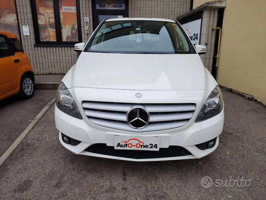 Mercedes-Benz B 180 Cdi 2013 photo 2