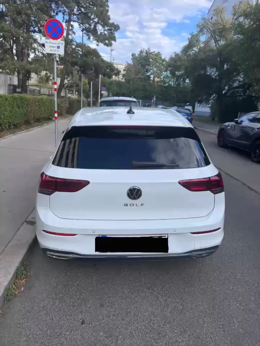 Volkswagen Golf 2022 photo 2