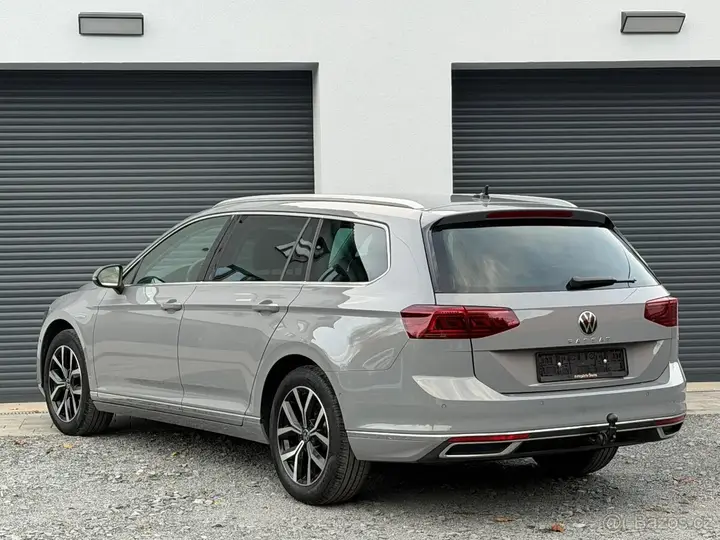 Volkswagen Passat 2023 photo 4