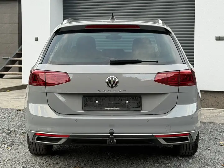 Volkswagen Passat 2023 photo 5