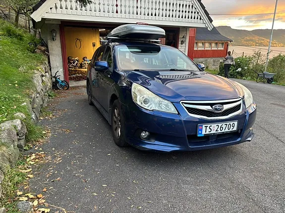 Subaru Legacy 2011 photo 3