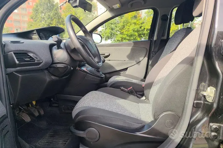 Lancia Ypsilon 2022 photo 3