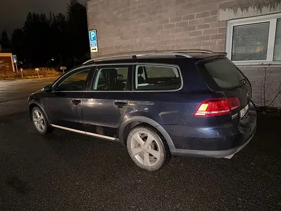 Volkswagen Passat Alltrack 2014 photo 2