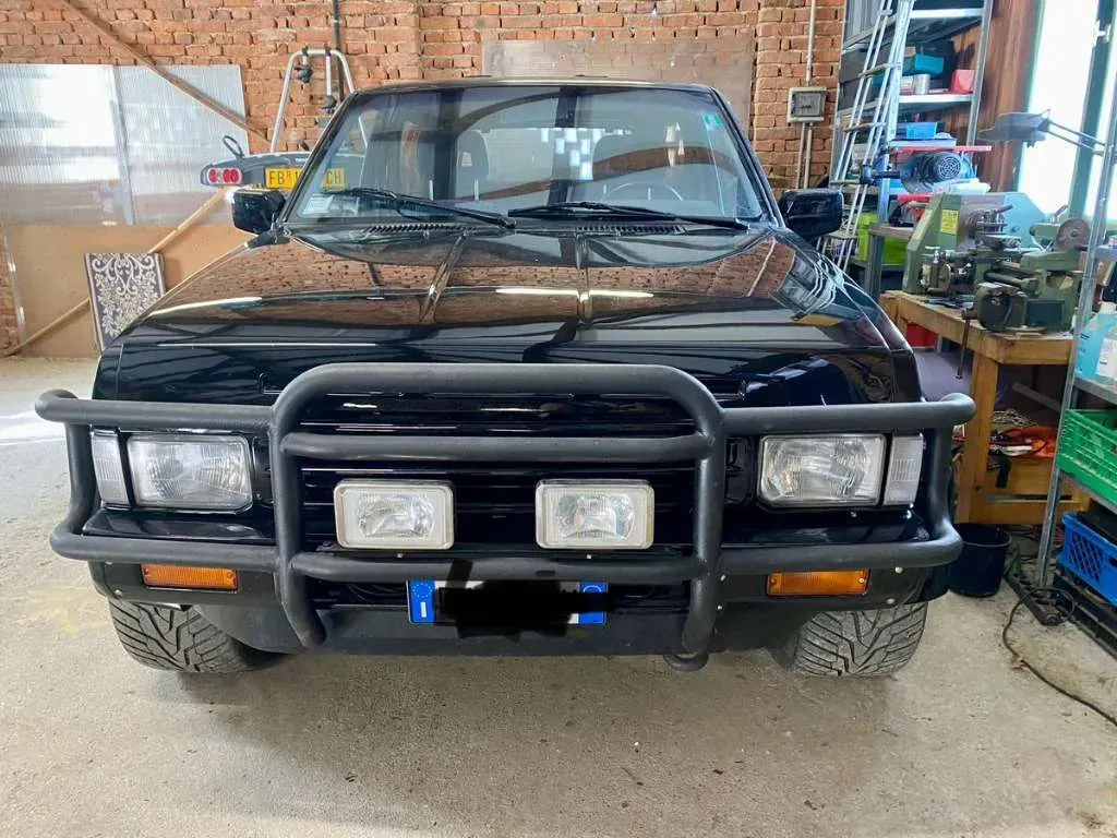 Nissan Terrano 1990 photo 2