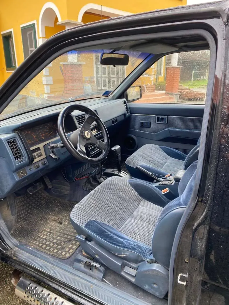 Nissan Terrano 1990 photo 3
