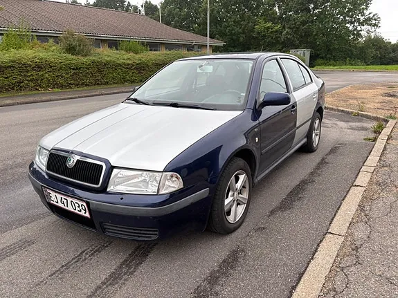 Skoda Octavia 2002 photo 2