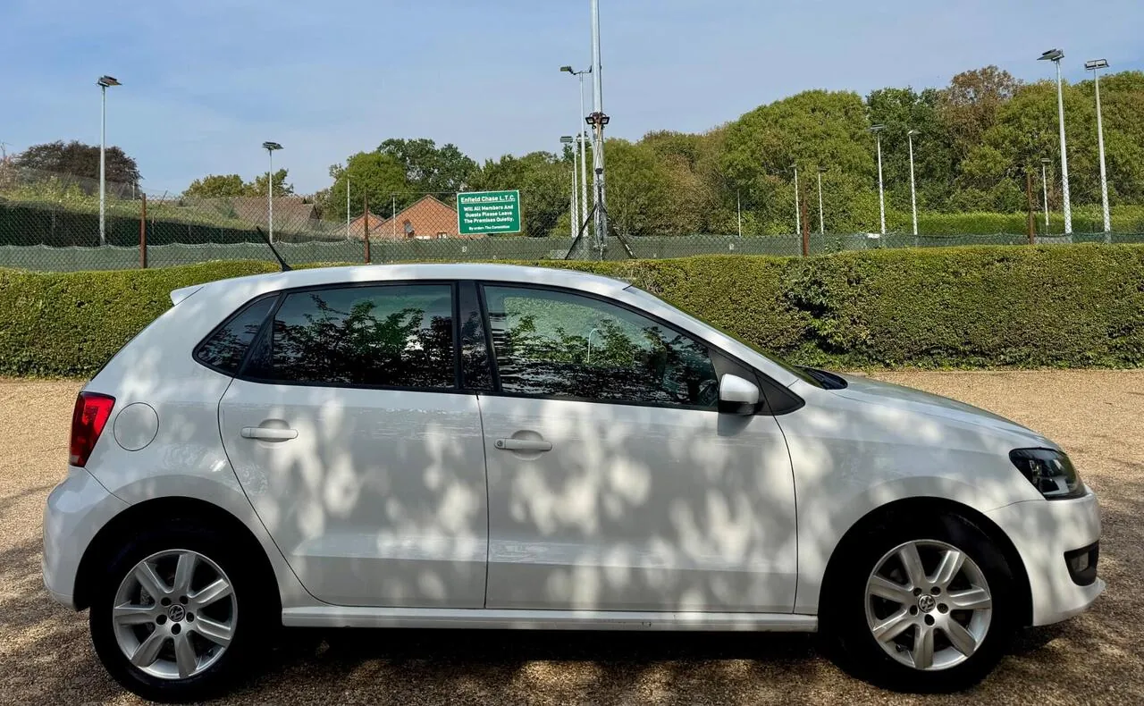 Volkswagen Polo 2012 photo 2