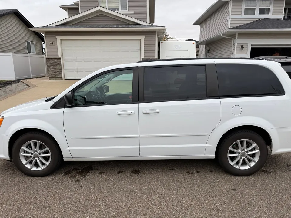 Dodge Caravan 2017 photo 2