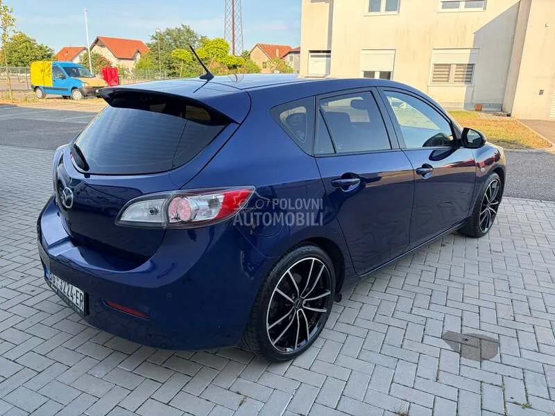 Mazda 3 2011 photo 4