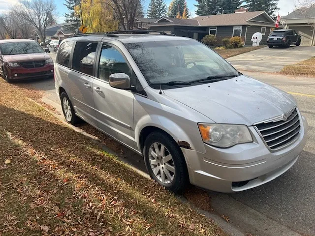 Chrysler Town & Country 2008 photo 2
