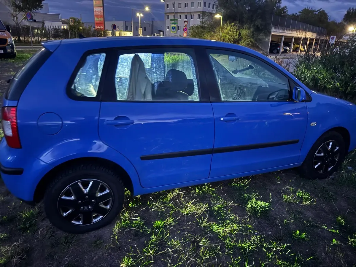 Volkswagen Polo 2001 photo 2