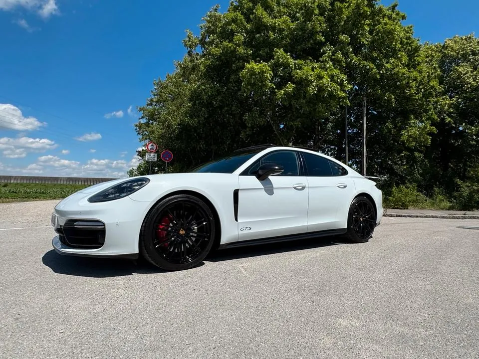 Porsche Panamera Gts