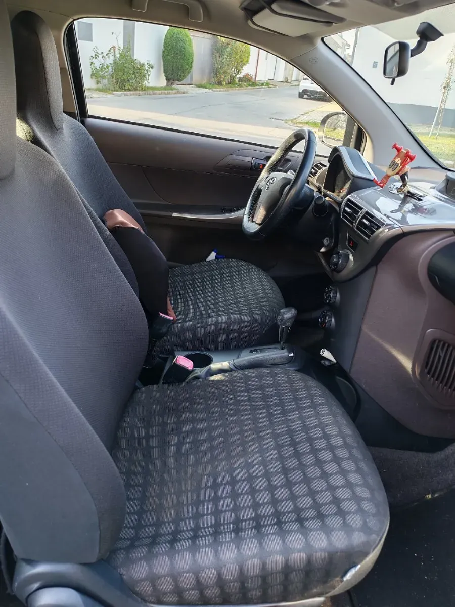Toyota Iq 2009 photo 3