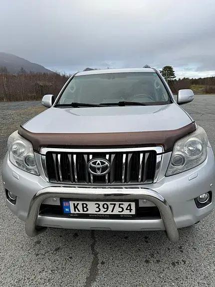 Toyota Land Cruiser 2011 photo 2