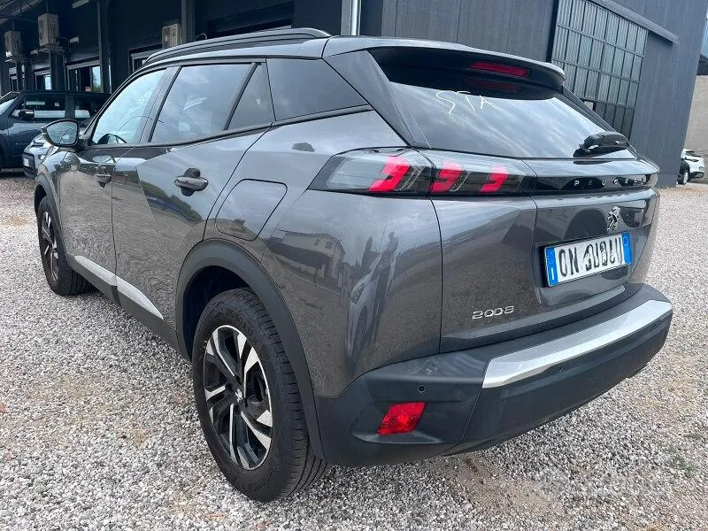 Peugeot 2008 2023 photo 3