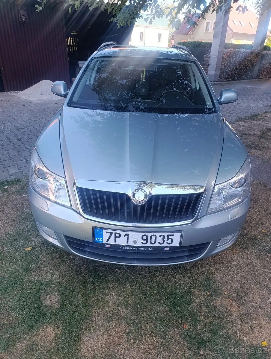 Skoda Octavia 2010 photo 2