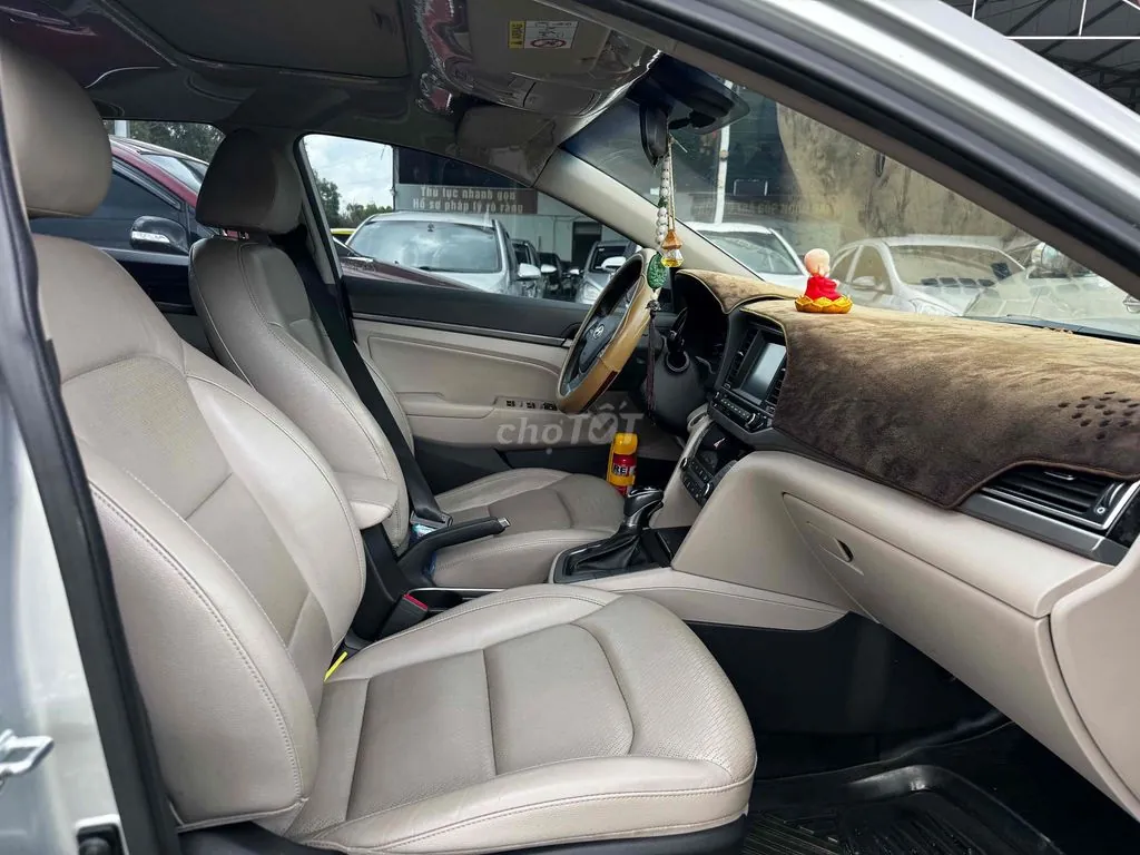 Hyundai Elantra 2018 photo 3