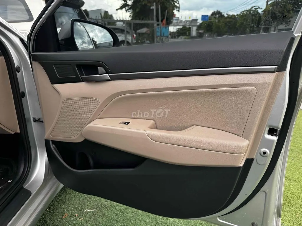 Hyundai Elantra 2018 photo 4